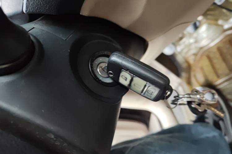 Used Dongfeng Fengon 2013 1.5L Manual Comfort Version DK15 Vehicle Key