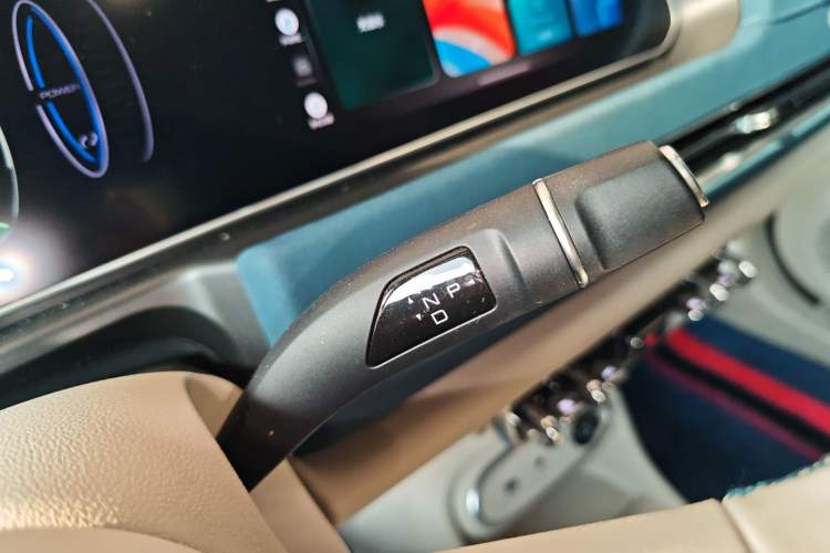 Used ORA Good Cat 2023 401 km Standard Range Luxury Version Lithium Iron Phosphate
