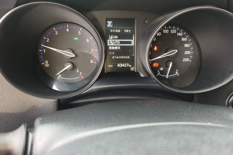 Used Toyota IZOA 2020 2.0L Yichi Version
