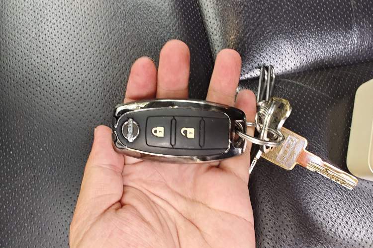 Used Nissan X-Trail 2017 2.0L CVT Smart Enjoyment Version 2WD Vehicle Key