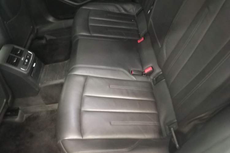 Used Audi A4L 2018 30th Anniversary Edition 40 TFSI Fashion Model Left Rear Seat