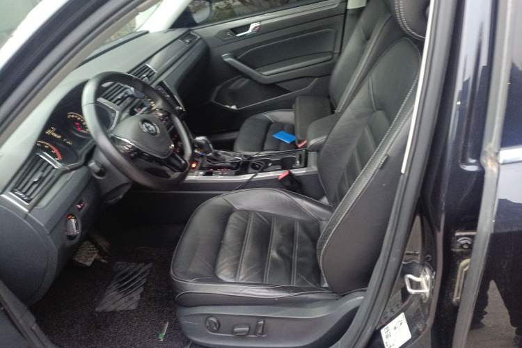 Used Volkswagen Passat 2017 330TSI DSG Luxury Edition
