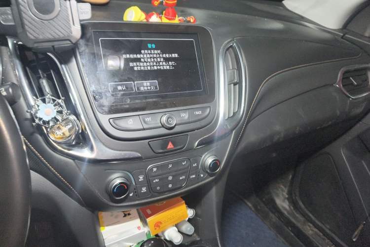 Used Chevrolet Equinox 2018 535T Automatic YuJie Edition Audio And AC Panel