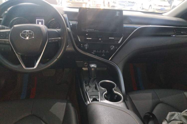 Used Toyota Camry 2022 2.0GVP Premier Edition
