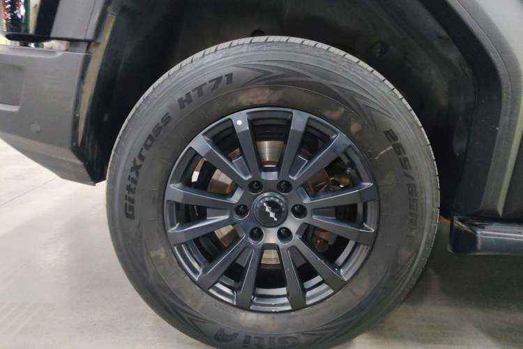 Used Formula Leopard 5 2023 Navigator Edition
