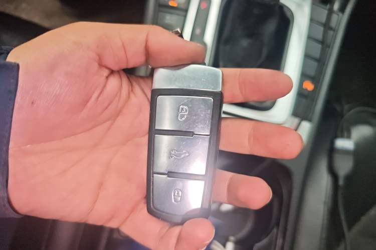 Used Volkswagen Magotan 2016 1.8TSI Luxury Comfort Model Vehicle Key