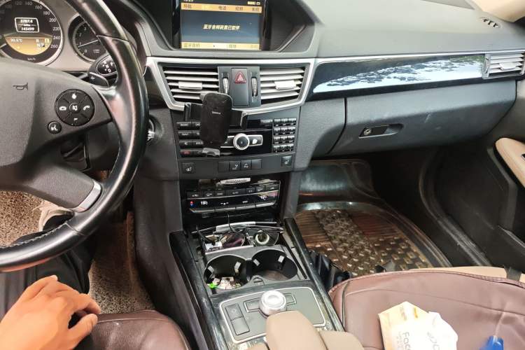 Used Mercedes-Benz E-Class 2012 E 260 L CGI Fashion Model Audio And AC Panel