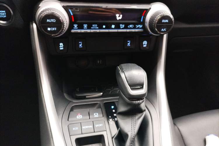 Used Toyota RAV4 2021 2.0L CVT Two-Wheel Drive Fashion PLUS Edition