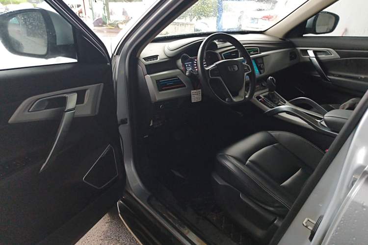 Used Geely Auto Emgrand X7 Sport 2016 1.8TD Automatic ZhiShang Model
