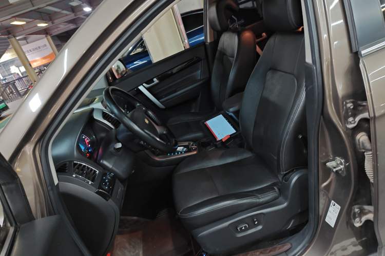 Used Chevrolet Captiva 2017 2.4L 4x4 Flagship Edition 7-Seater