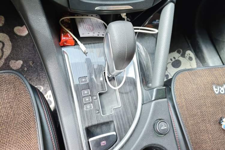 Used Dongfeng Aeolus AX7 2016 2.0L Automatic Zhiyi Trim
