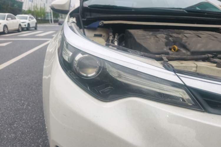 Used Toyota Levin 2014 1.6G CVT Elite Edition Right Front Headlight