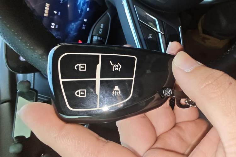 Used Buick Envision 2025 Encore Plus 28T Two-Wheel-Drive Platinum Edition