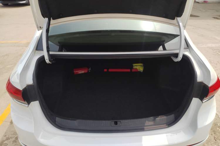 Used Buick GT 2021 Revised Version 1.3T Automatic Mild Hybrid Elite Edition Trunk