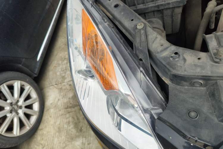 Used JMC Yuhu 7 2016 2.4T Four-Wheel Drive Luxury Edition JX4D24