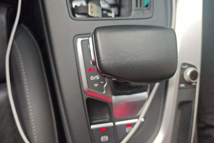 Used Audi A4L 2020 40 TFSI Luxury Dynamic Model
