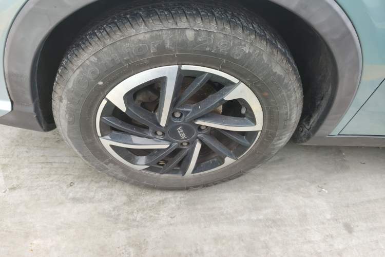 Used NETA V 2022 Long-Range Industry Custom Edition Left Front Wheel Hub