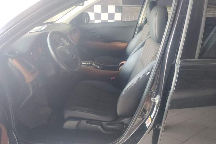 Used Honda Vezel 2015 1.8L CVT 2WD Luxury Model