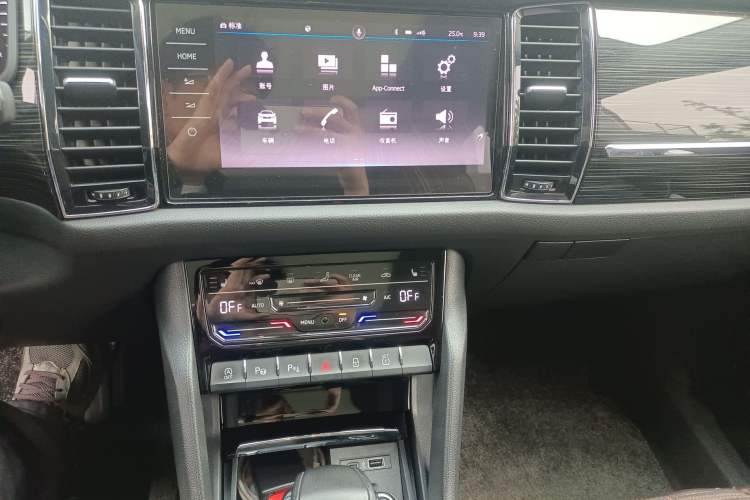 Used Skoda Kodiaq 2021 TSI330 5-Seater Two-Wheel-Drive Luxury Plus Edition
