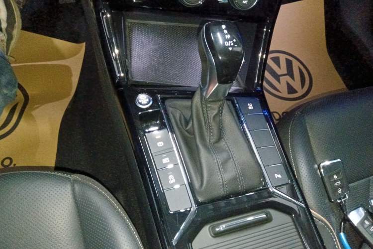 Used Volkswagen Passat 2019 380TSI Luxury Edition China VI Standard
