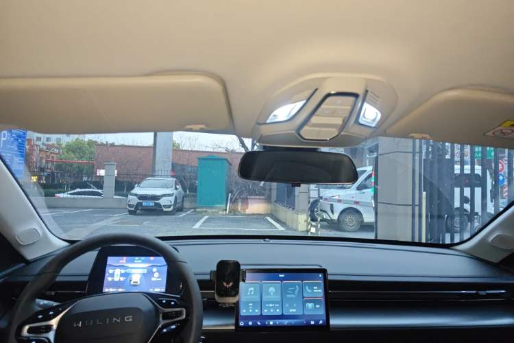 Used Wuling Xingguang 2024 Co-Creation Edition 410 Standard Model
