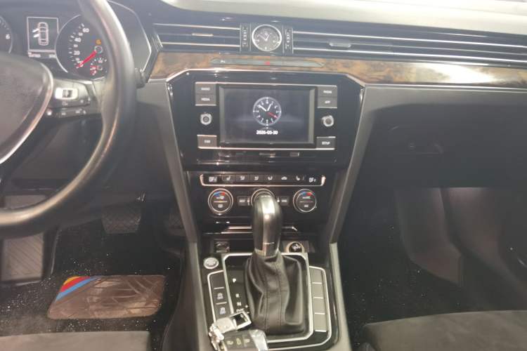 Used Volkswagen Magotan 2017 330TSI DSG Luxury Model
