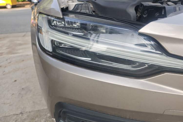 Used Volvo S60 2023 B4 Zhiyi Luxury Edition
