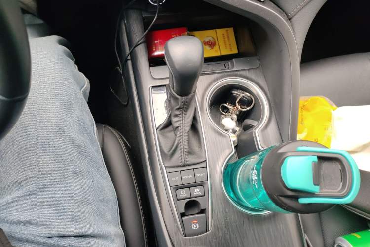 Used Toyota Camry 2021 Dual-Motor 2.5 HGVP Leading Edition Gear Lever