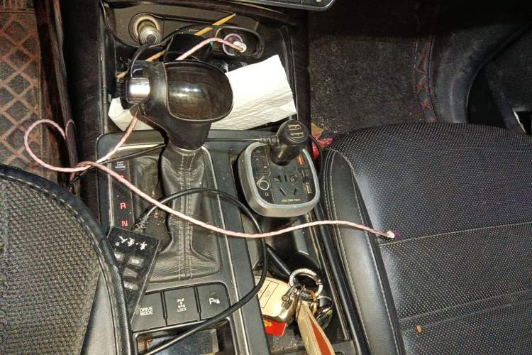 Used Kia Sorento 2015 Sorento L 2.4L Gasoline 4WD Elite Edition 7 Seats China IV Standard Gear Lever