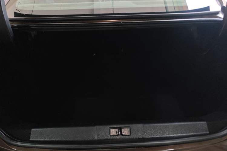 Used Peugeot 408 2014 1.8L Automatic Luxury Edition Trunk