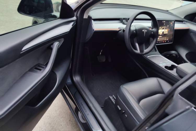 Used Tesla Model Y 2024 Rear-Wheel-Drive Version