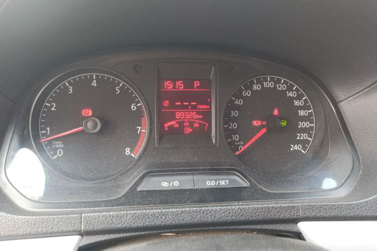 Used Volkswagen Jetta 2015 Value Edition 1.6L Automatic Comfort Version Instrument Cluster