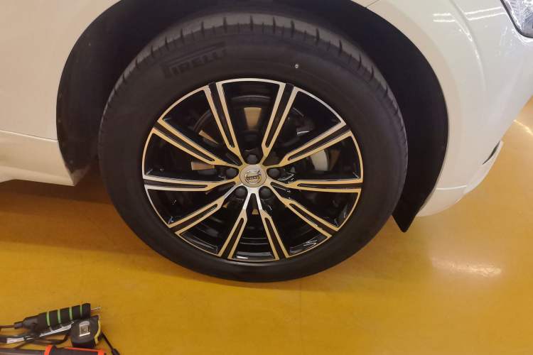 Used Volvo XC60 2020 T5 4x4 Smart Luxury Edition