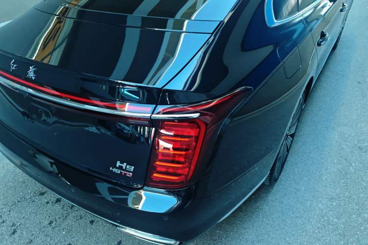 Used Hongqi H9 2025 Model Facelifted 2.0T Two-Wheel Drive Flag-Style Luxury Business Edition, 5 Seats