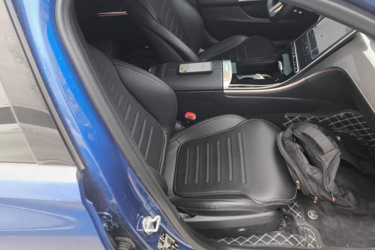 Used Mercedes-Benz C-Class New Energy 2023 C 350 eL Right Front Seat