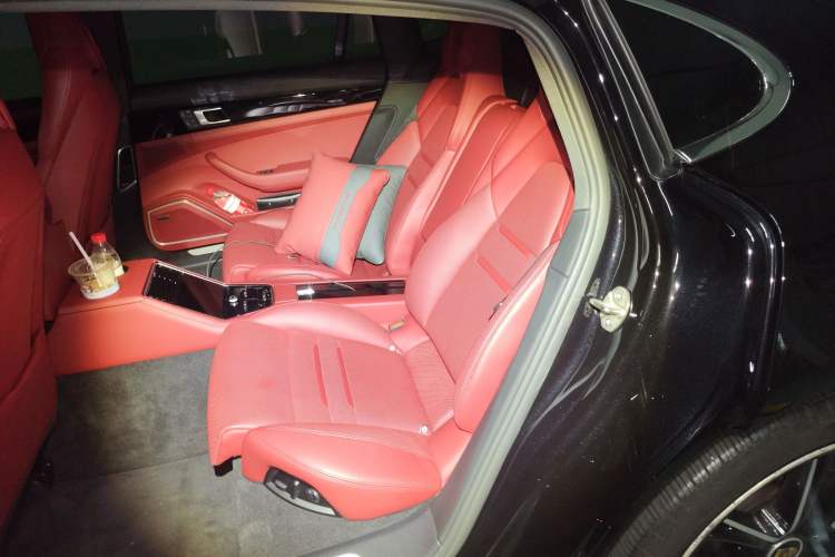 Used Porsche Panamera 2022 Panamera Executive Long Wheelbase 2.9T Interior 4