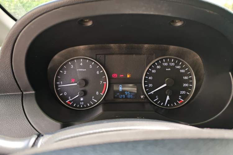 Used JAC Refine M3 2015 Maker Edition 1.6L Luxury Version