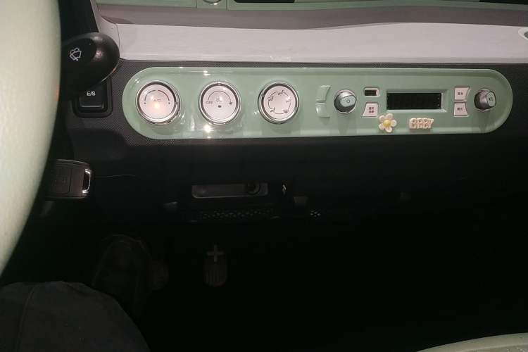 Used Wuling Hongguang MINIEV 2021 Macaron Premium Model – Lithium Iron Phosphate