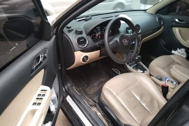 Used Volkswagen Lavida 2011 1.6L Automatic Premium Edition