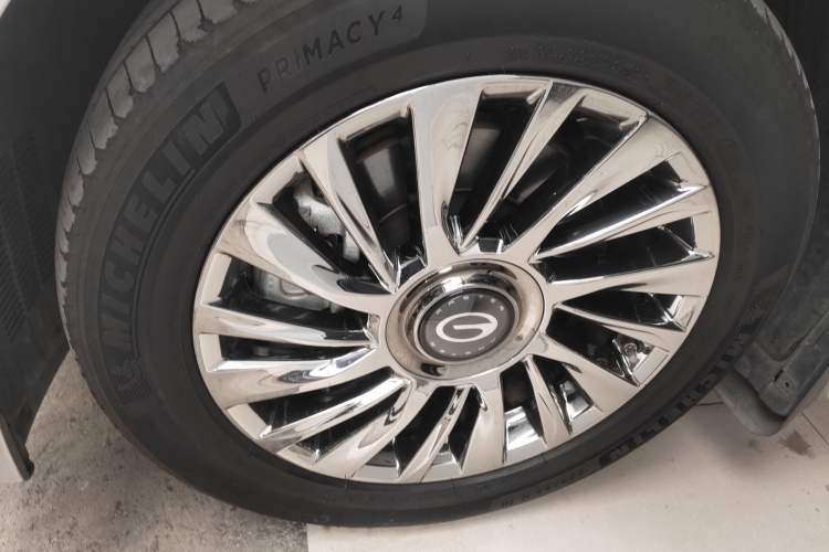 Used GAC Trumpchi M8 2023 Zongshi Series Dual-Motor Flagship Edition Left Front Wheel Hub