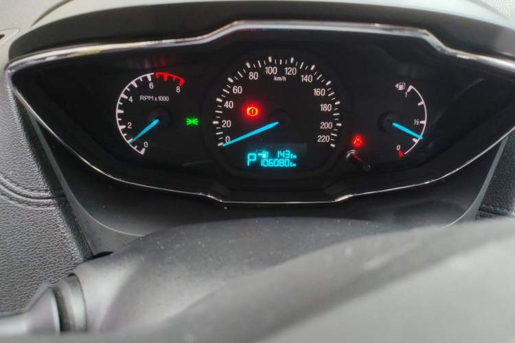 Used Ford Escort 2015 1.5L Automatic Fashion Model Odometer Close Up