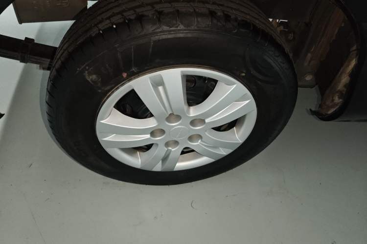 Used FORTHING Lingzhi 2023 M5L 1.6L Base Model 7 Seats Exterior 5