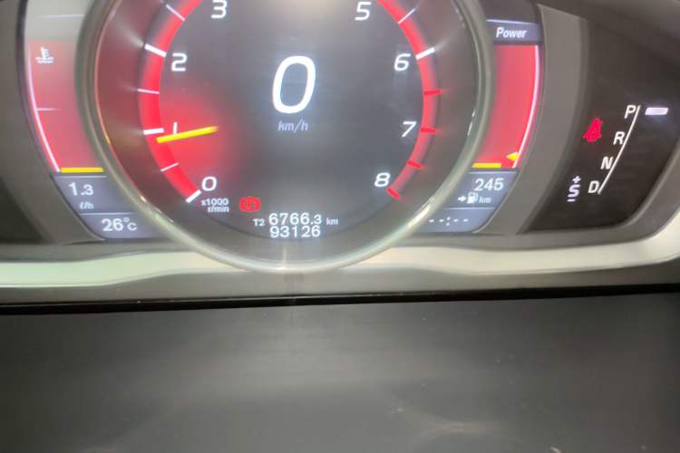 Used Volvo V60 2015 T5 Zhiyi Edition Odometer Close Up