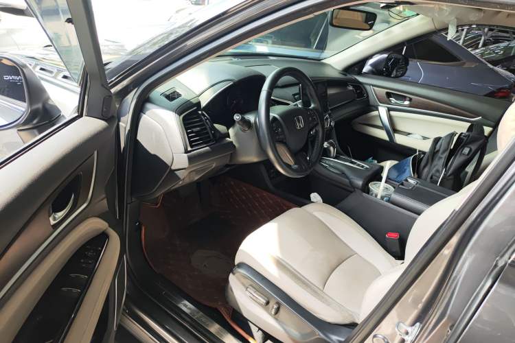 Used Honda Avancier 2017 240TURBO Two-Wheel Drive Premium Edition
