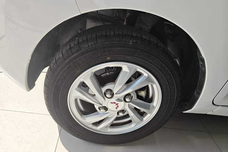 Used Wuling Hongguang MINIEV 2020 Zizai Version Lithium-NMC Left Front Wheel Hub