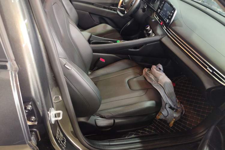 Used Hyundai Elantra 2023 1.5L CVT GLX Elite Edition
