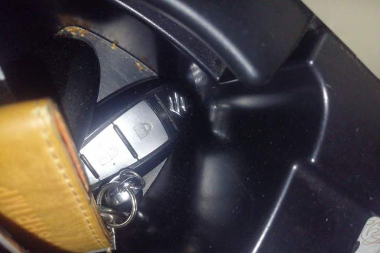 Used Suzuki Kizashi 2011 2.4L Two-Wheel Drive CVT Standard Edition
