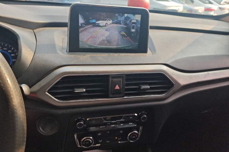 Used Dongfeng Fengon S560 2019 1.8L Manual Urban Model