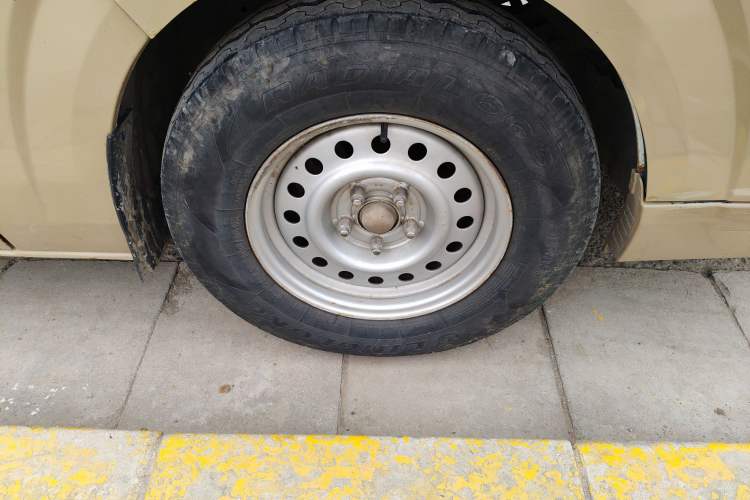 Used Foton Scenic G7 2017 2.0L Long-Wheelbase Commercial Van High Roof 2 Seats 4Q20M