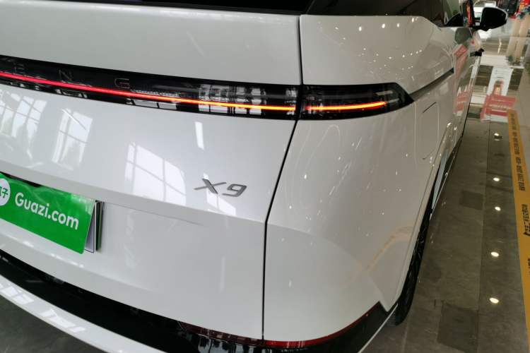Used XPeng X9 2025 740 Ultra-Long Range Max Right Rear Taillight